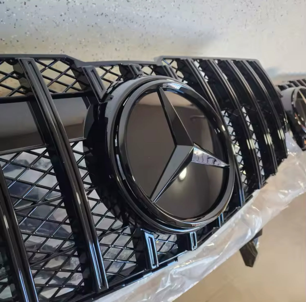 Logo calandre avant Mercedes (différents modèles) - AUTO SHOP