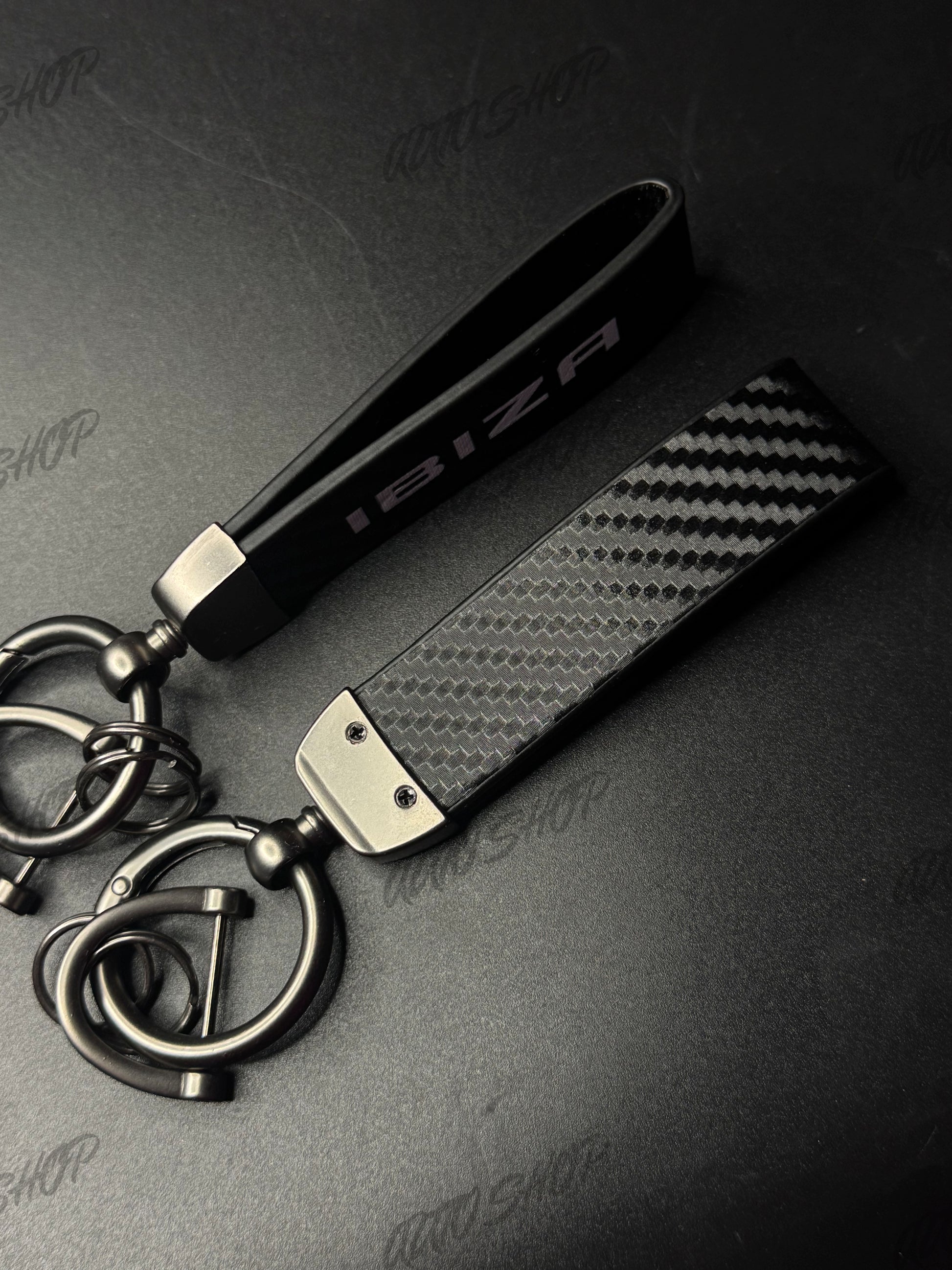 Porte clés Seat/Cupra Ibiza Look Carbone - AUTO SHOP