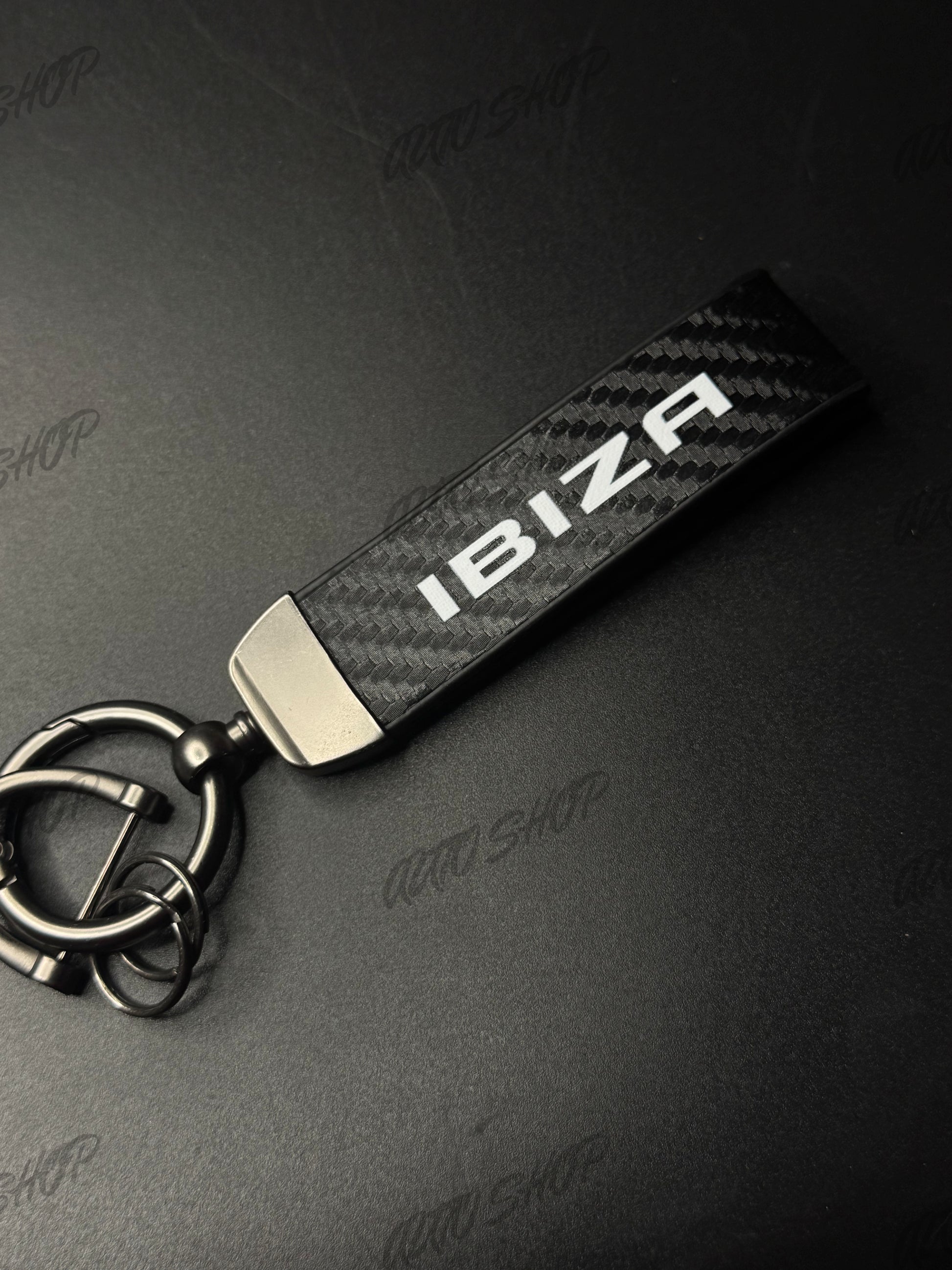 Porte clés Seat/Cupra Ibiza Look Carbone - AUTO SHOP