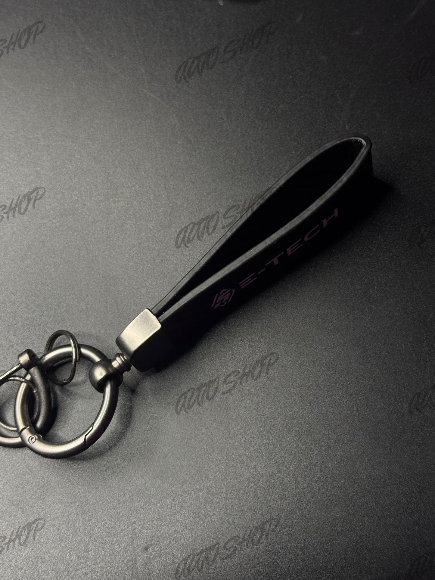 Porte clés Renault 5 E-Tech Look Carbone - AUTO SHOP